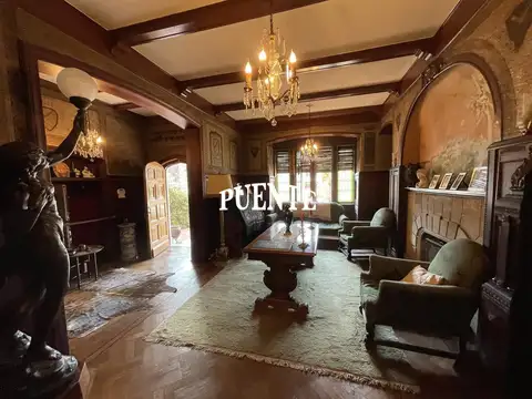 Casa 8 ambientes con 3 baños