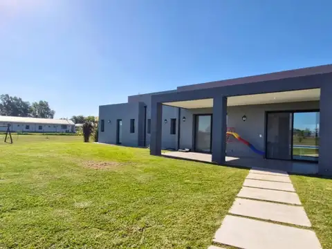 Casa en Venta en Chacras de la Trinidad, USD 370.000