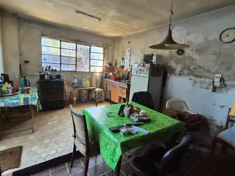 Castro Barros 2600