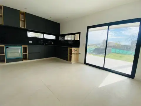 CASA EN VENTA EN SANTA ELENA - PILAR DEL ESTE