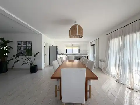 Casa en Venta en Prados del Oeste, USD 345.000