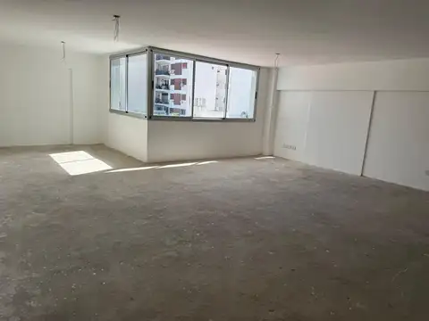 HERMOSA OFICINA EN BELGRANO. CORREDOR NORTE. LIBERTADOR