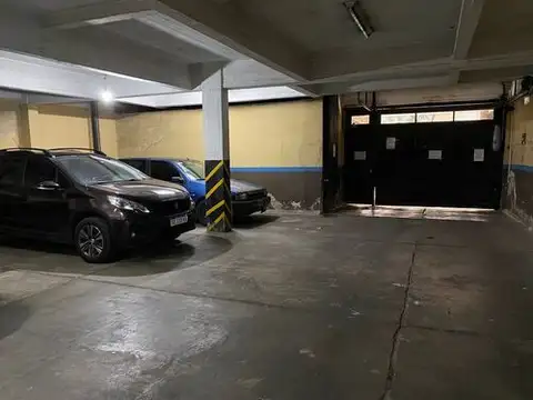 VENTA COCHERA FIJA LA BOCA