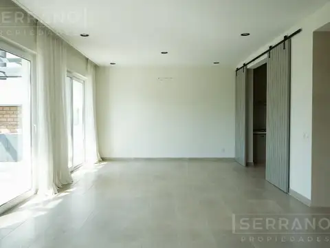 Casa 8 ambientes con 4 baños