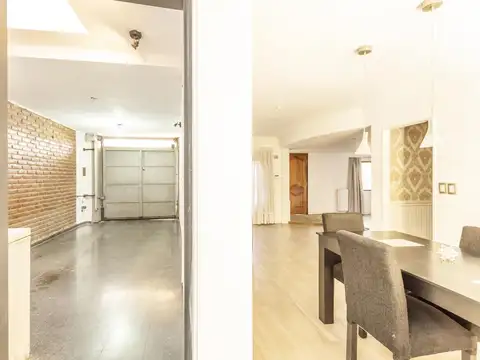 Casa 5 ambientes con 2 baños