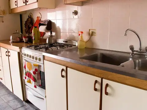 Depto Tipo Casa en Venta en Pompeya, USD 180.000