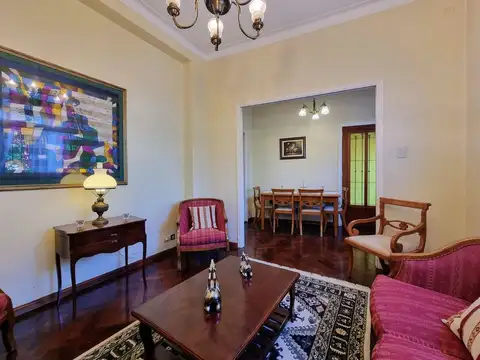 Casa 5 ambientes con 3 baños