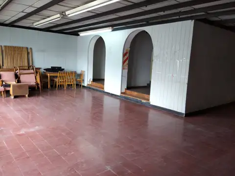 Local en Venta en Burzaco, USD 1.100.000