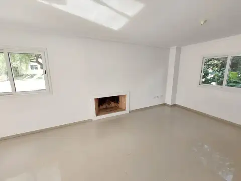 Casa 7 ambientes con 2 baños