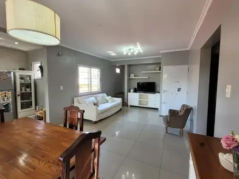 Depto Tipo Casa en Venta de 4 ambientes