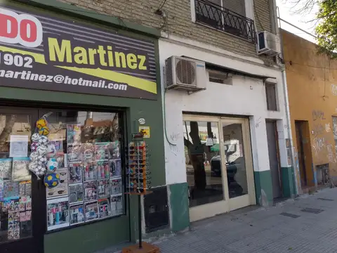 Amplio local de 45 mts. cuadrados en zona muy comercial