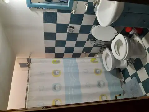 Casa 5 ambientes con 2 baños