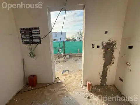 Casa en Venta con 3 cocheras