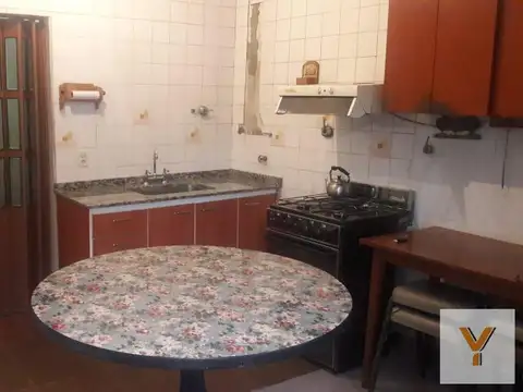 Casa 7 ambientes con 1 baño