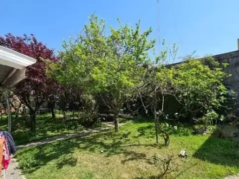 OPORTUNIDAD VENTA CASA C PATIO Y COCHERA