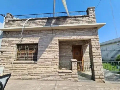 OPORTUNIDAD VENTA CASA C PATIO Y COCHERA