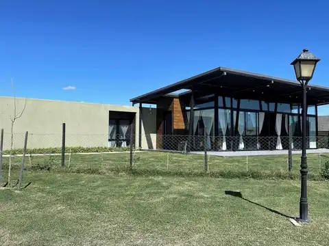 Casa Chalet  en Venta en San Sebastian - AREA 5, San Sebastian, Escobar