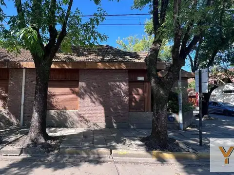 Casa en venta - 4 Dormitorios 4 Baños - 250mts2 - Mercedes
