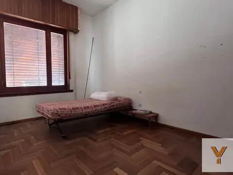 Casa 6 ambientes con 2 baños