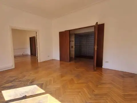 Oficina en Alquiler 100 años