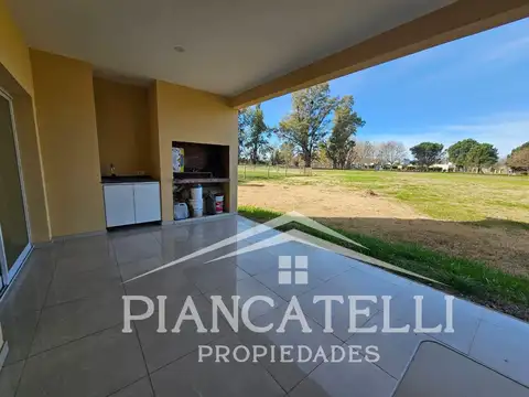 Casa en Venta en El Nacional Club De Campo, USD 199.500