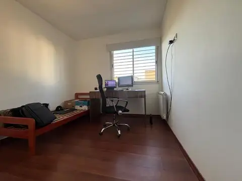 Casa en Alquiler con 1 cochera