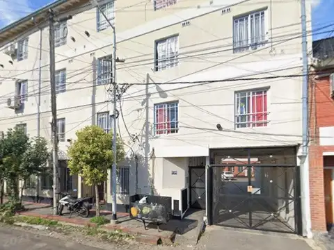 DUPLEX 3 AMBIENTES, EN 2° PISO AL FRENTE.