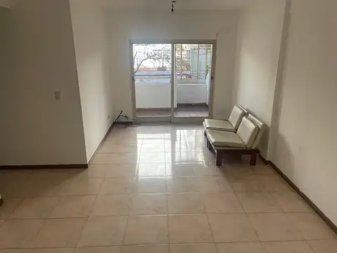 Alquiler departamento tres ambientes con cochera (opcional) en Belgrano
