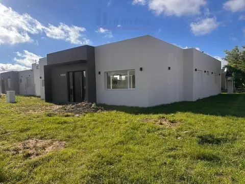 Casa en Venta en Bahia Blanca, USD 165.000