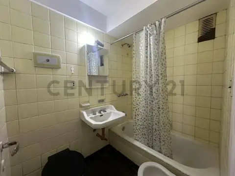 Falucho 1400, Piso 0