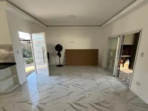 Casa 3 ambientes con 2 baños