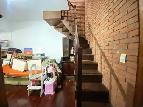 CASA 5 AMBIENTES CON PILETA