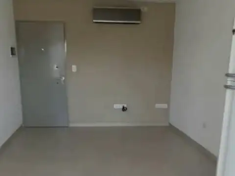 Departamento en Alquiler en Castelar, $ 700.000