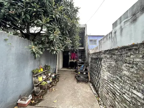 Húsares 559 entre San Juan y San