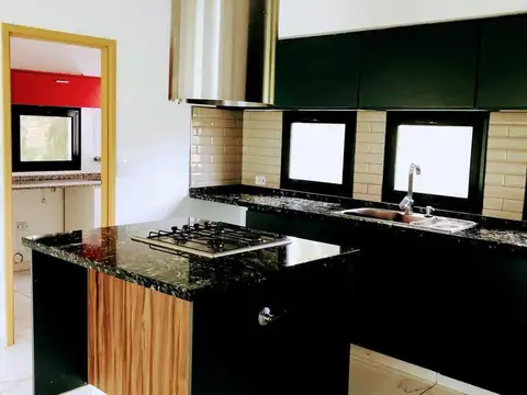 Casa en Venta en Guillermo E Hudson, USD 280.000