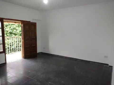 Depto Tipo Casa en Alquiler de 4 ambientes