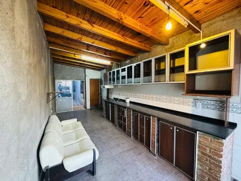 Casa en Venta 3 dormitorios con patio y cochera