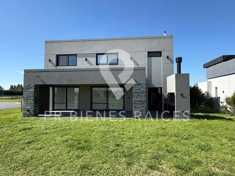 Casa en Alquiler en San Felipe Barrio Privado