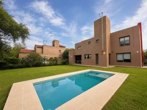 Casa 4 ambientes con 3 baños