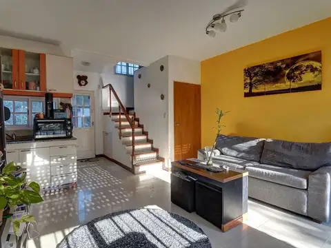 Depto Tipo Casa en Venta 8 años