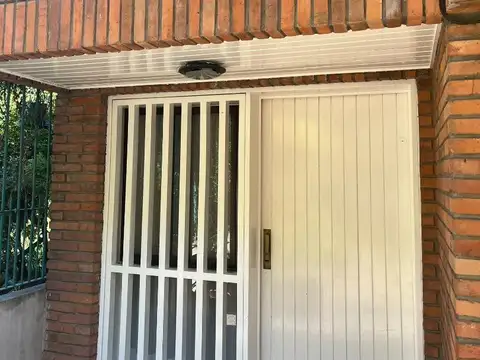 Casa en Venta en Rafael Calzada, USD 190.000