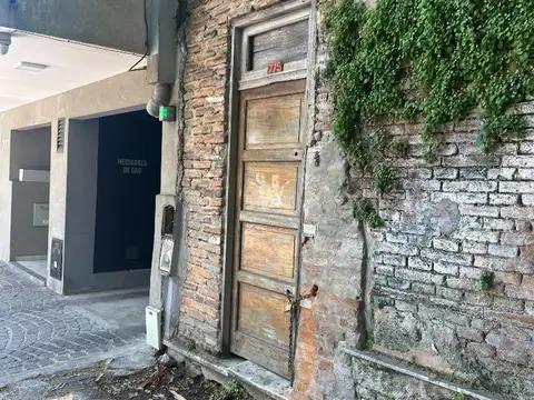 Casa en Venta a demoler/reciclar - Portela 775