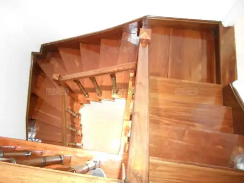Casa en Alquiler con 1 cochera