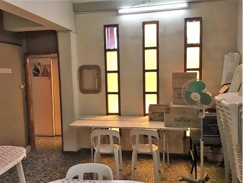 LOCAL 8.66 X 20 MTS. AV. ADER Y PERITO MORENO - ESCUCHA OFER