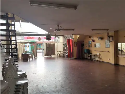 LOCAL 8.66 X 20 MTS. AV. ADER Y PERITO MORENO - ESCUCHA OFER