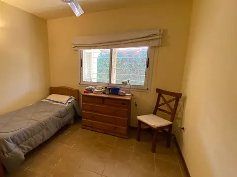 CASA EN UNA PLANTA - ZONA COLEGIO LOS ARROYOS/AEROPUERTO