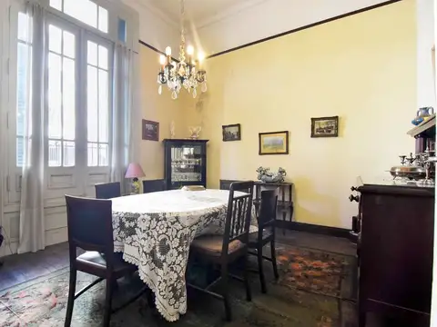 Depto Tipo Casa en Venta 80 años