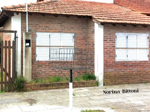 RESERVADO DUPLEX  4 AMBIENTES  AL FRENTE ENTRADA DE AUTO