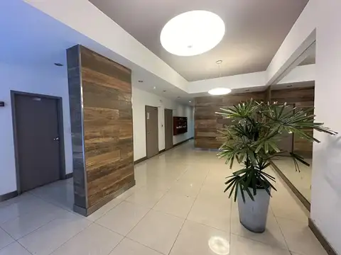 VENTA - MONOAMBIENTE EN PISO 11 CON BALCÓN TERRAZA - ZONA RÍO