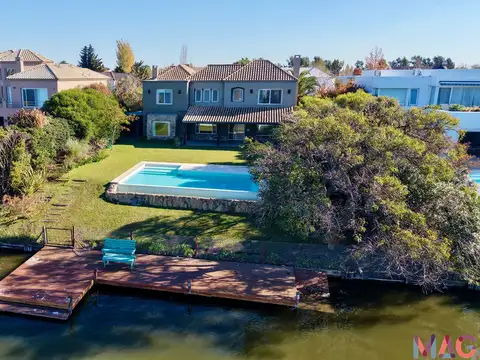 Casa  en Alquiler al LAGO Central en Los Castores, Nordelta